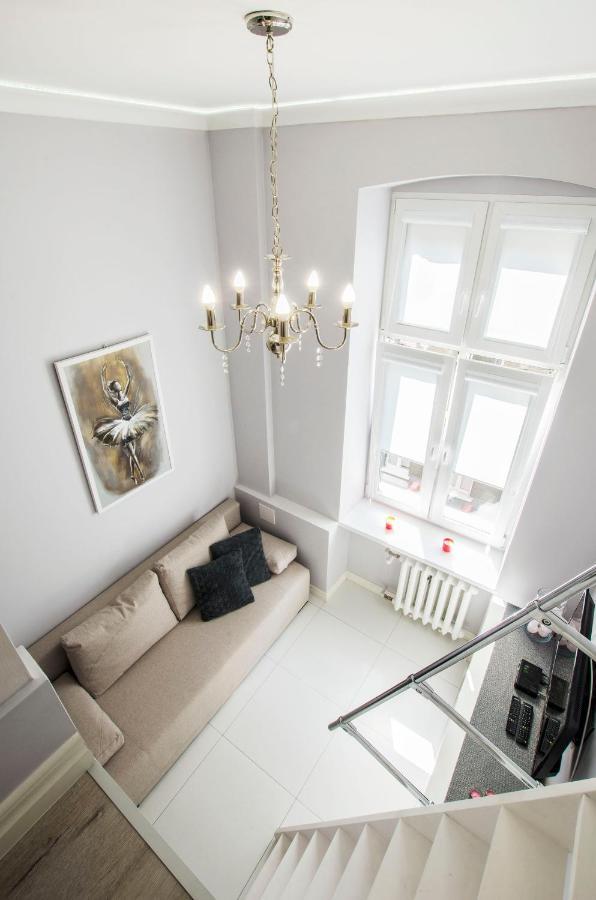 Stylish Apartments Near The Cinematography Museum วูดช์ ภายนอก รูปภาพ